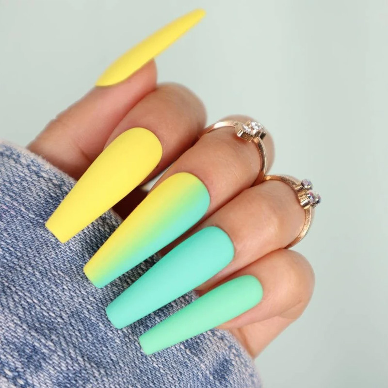 Luxx Nail Lounge