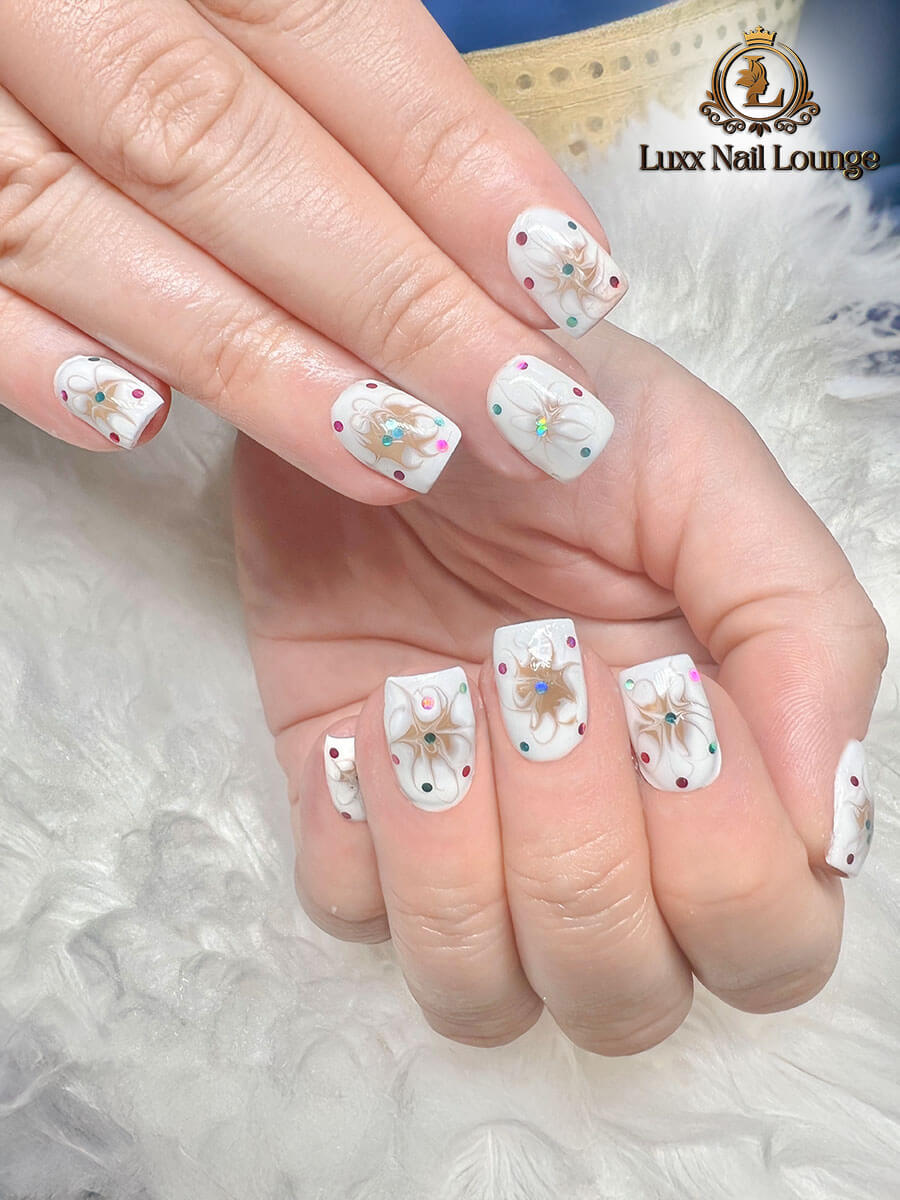 Luxx Nail Lounge