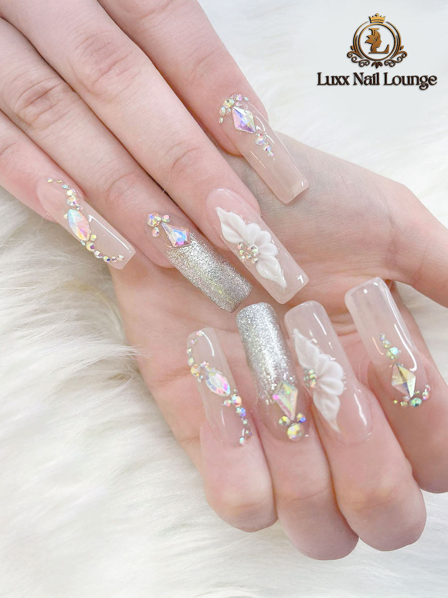 Luxx Nail Lounge