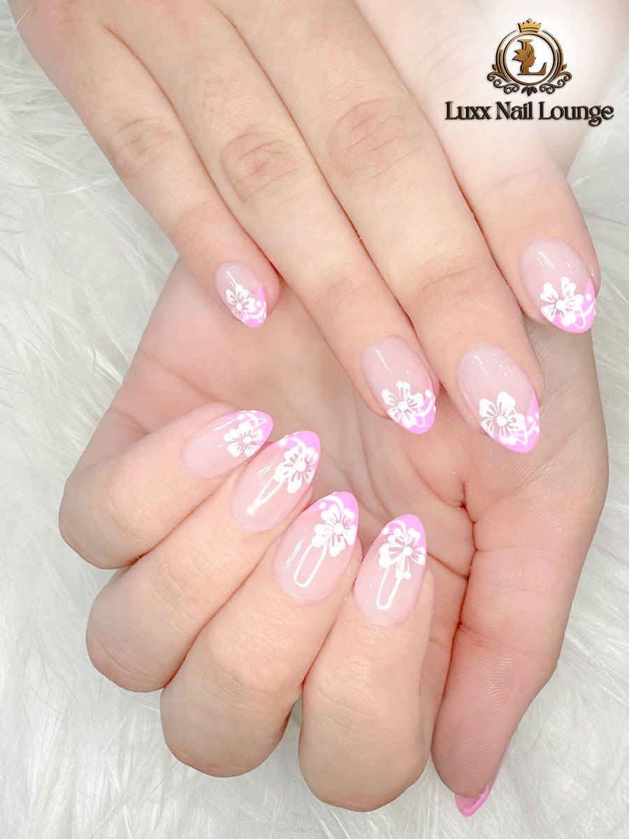 Luxx Nail Lounge
