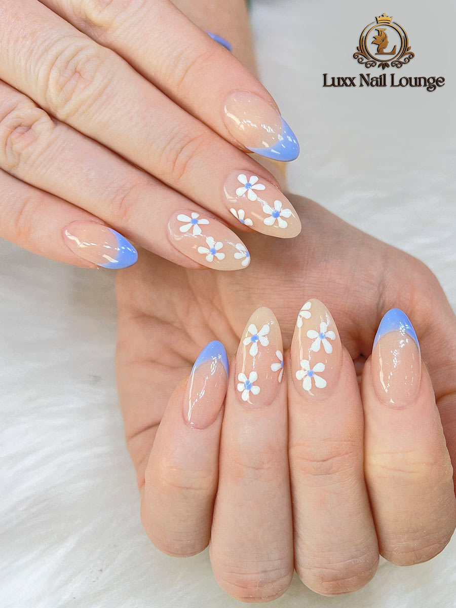 Luxx Nail Lounge